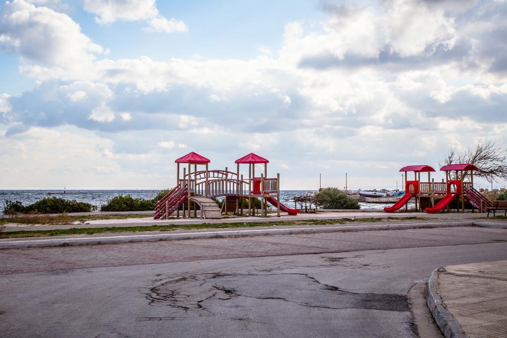 Sea View Apartments Near Athens Airport Artemida  Bagian luar foto